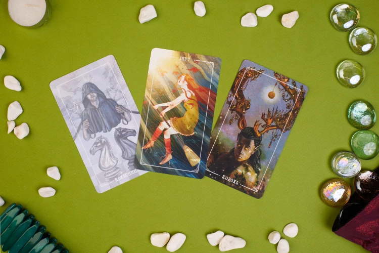 Ostara Tarot. Таро Остары (78 карт и руководство для гадания в подарочном оформлении)